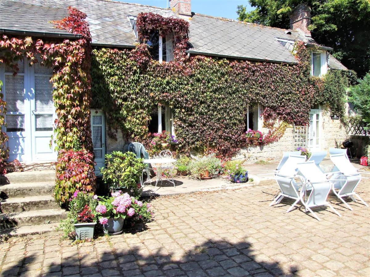 Apartamento Le Glycine A Manoir Sainte Cecile Juvigny-Val-d'Andaine Exterior foto