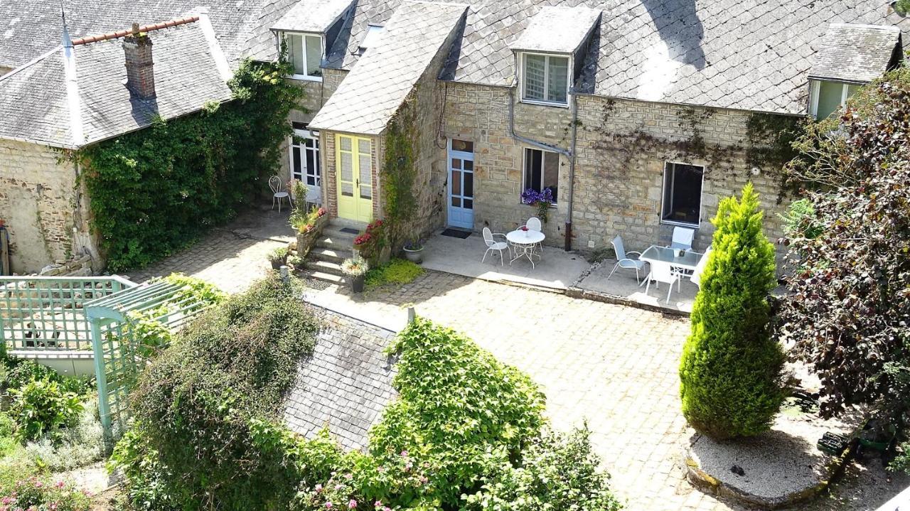 Apartamento Le Glycine A Manoir Sainte Cecile Juvigny-Val-d'Andaine Exterior foto
