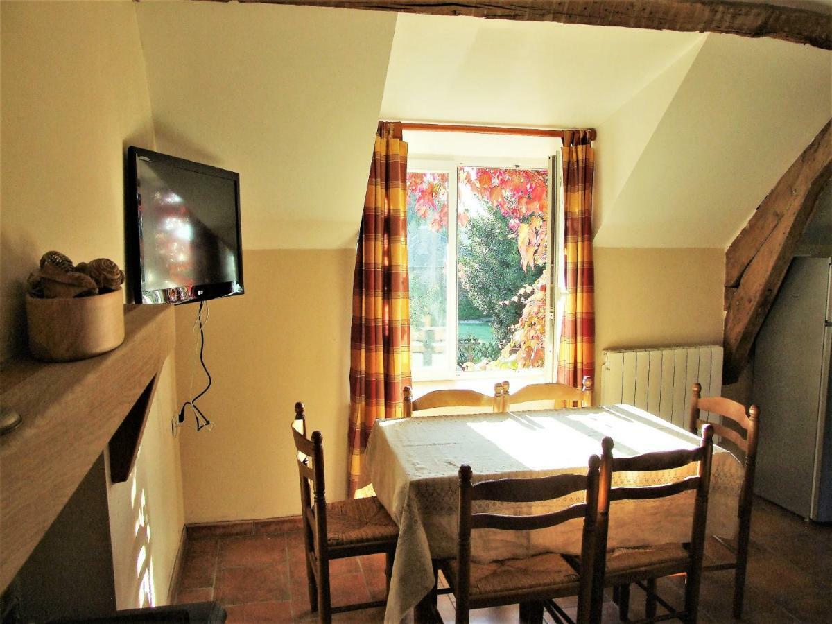 Apartamento Le Glycine A Manoir Sainte Cecile Juvigny-Val-d'Andaine Exterior foto